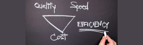 Tafelgrafik zu Qualität, Geschwindigkeit, Effizienz und Kosten – Symbolbild zur Optimierung von Entrümpelungskosten